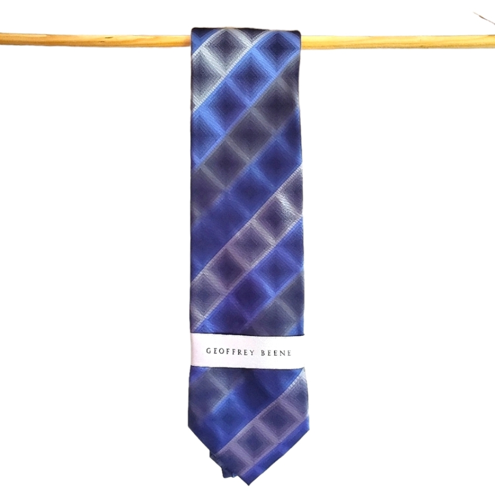 Geoffrey Beene New Men's Tie Blue Gray Silk Diamond Pattern